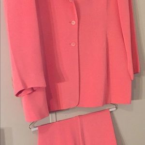 Pant suit